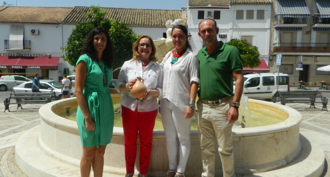 Écija colabora con Guadalcanal enviando agua para la “Fuente del Hermanamiento”.