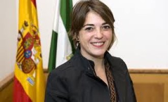 La consejera de Fomento y Vivienda, Elena Cortés, ha pedido “prudencia” sobre el pronunciamiento de la Comisión Europea en un acto celebrado en Écija.
