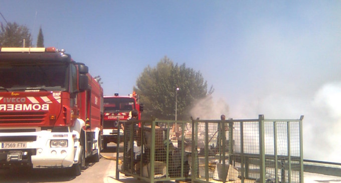 Los bomberos de Écija intervienen con éxito en un incendio en Badolatosa