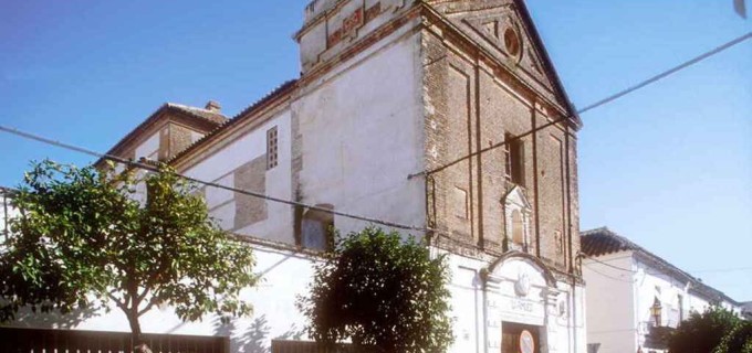 ¿La capilla de las Monjas Blancas de Écija de convento del siglo XVII a almacén de palcos del siglo XXI?