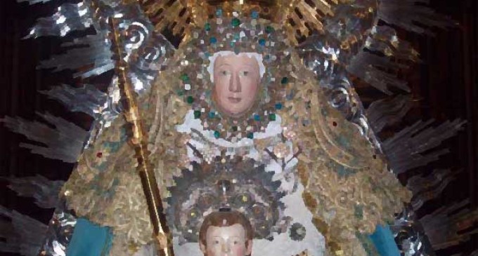 El lunes día 8 de septiembre, Écija celebra el día de su patrona, la Santísima Virgen del Valle Coronada