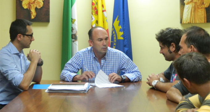 Acuerdo de colaboración entre el Ayuntamiento de Écija y la Asociación Cultural Ecijanos Sin Fronteras