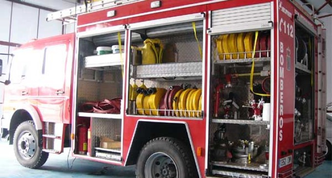 Los bomberos y fuerzas de seguridad de Écija intervinieron la pasada madrugada en dos graves incidentes