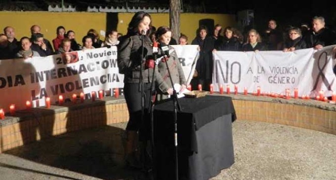 Écija rinde homenaje a Petra Moreno en el Día Internacional contra la violencia de género