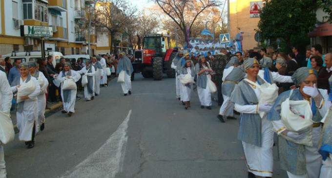 Un tren de ilusiones en la Cabalgata de los Reyes Magos de Écija