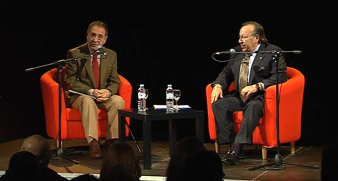 TRASTABLAOS 2014 EN LA UNIVERSIDAD DE SEVILLA. Manuel Martín Martín con Paco Cepero