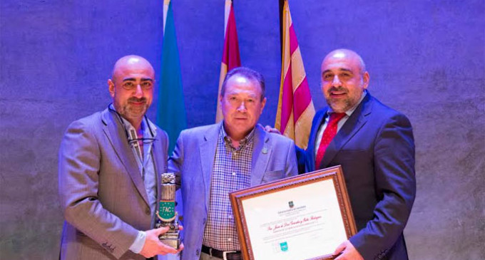 La empresa de Écija Hecho en Andalucía S.L. obtiene el premio empresarial FAC 2014