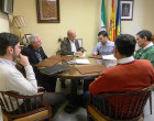 El Ayuntamiento de Écija firma un convenio de colaboración con la Asociación de Empresas de la Madera y el Mueble