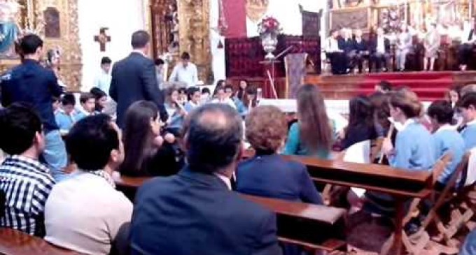 VIDEO La Madrugá tocada con flautas dulces por alumnos del Colegio María Auxiliadora de Écija