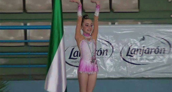 Fátima Laguna Rosa de Écija, campeona de Andalucia de Gimnasia en la modalidad de Aro