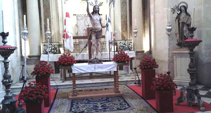 Hoy Domingo, Día de la Ascensión, besapié de Cristo Resucitado en la Parroquia de Santa Cruz de Écija