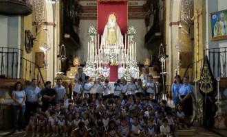 Alumnos del colegio Ntra. Sra. del Valle de Écija realizan una visita a la Hermandad del Cautivo