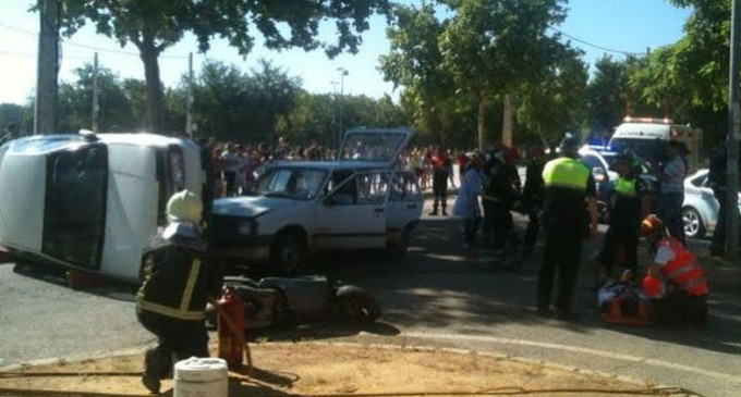 Un simulacro de accidente en la clausura del curso 2013/2014 de Educación Vial en Écija