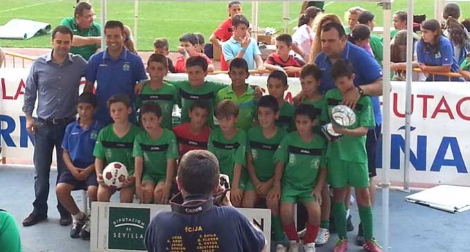 Los Benjamines de la escuela de Escuela Fútbol de Ecija se proclaman campeones del trofeo de la Diputación de Sevilla