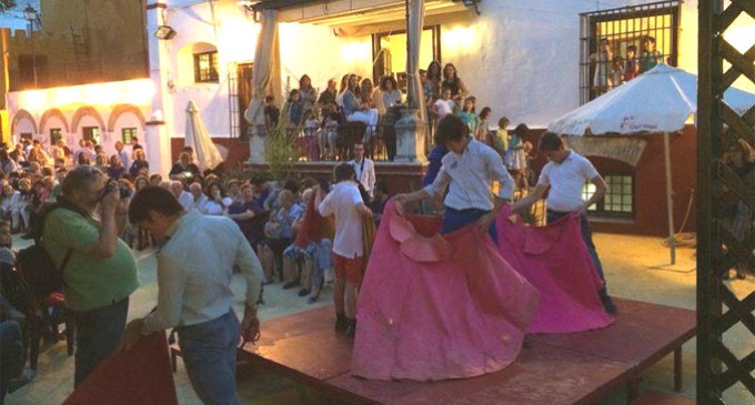 Exhibición de los Alumnos de la Escuela Taurina de Écija y triunfo en Santisteban del Puerto de Aquilino Girón