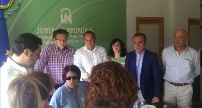 El Alcalde de Écija, Gil-Toresano reivindica en la Delegación Provincial de Educación el pago de deudas pendientes de la Junta de Andalucía