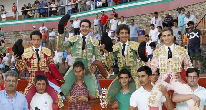 El alumno de la Escuela de Écija, Aquilino Girón, obtiene otro gran triunfo en Montoro, en el ciclo de novilladas de Andalucía (Video corrida en Montoro)