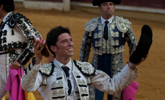 El diestro de Écija, Ángel Jiménez, comienza la temporada triunfando en Tafalla (Navarra)