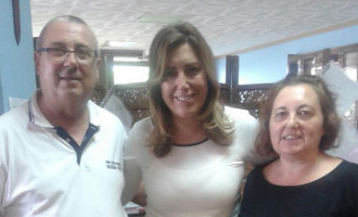TU NOTICIA: La presidenta de la Junta de Andalucía, Susana Díaz, ha estado con el cantante del Himno del Écija Balompié
