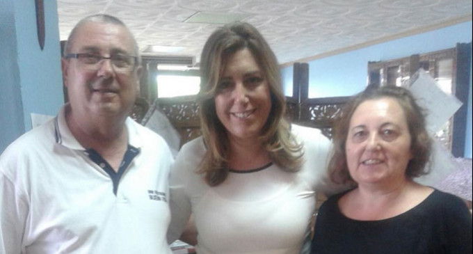 TU NOTICIA: La presidenta de la Junta de Andalucía, Susana Díaz, ha estado con el cantante del Himno del Écija Balompié