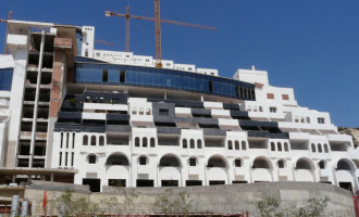 El Colegio Profesional de Ciencias Ambientales de Andalucía, presidido por Manuel Barrera Viera, de Écija, apoyan la demolición de El Algarrobico