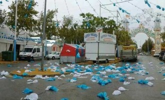 La lluvia arrasa los farolillos de la Feria de Écija a pocas horas de la inauguración del alumbrado