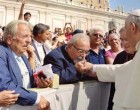 El Colectivo de Pregoneros de Écija presenta sus respetos al Papa Francisco