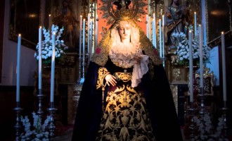 Besamanos a la Virgen de la Misericordia de la Hermandad de San Juan de Écija, por Nío Gómez.