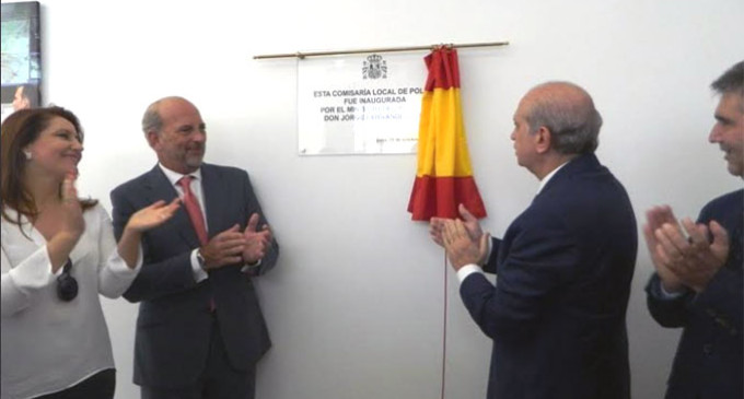 El ministro del interior, Jorge Fernández Díaz, inaugura la nueva Comisaría de Policía de Écija