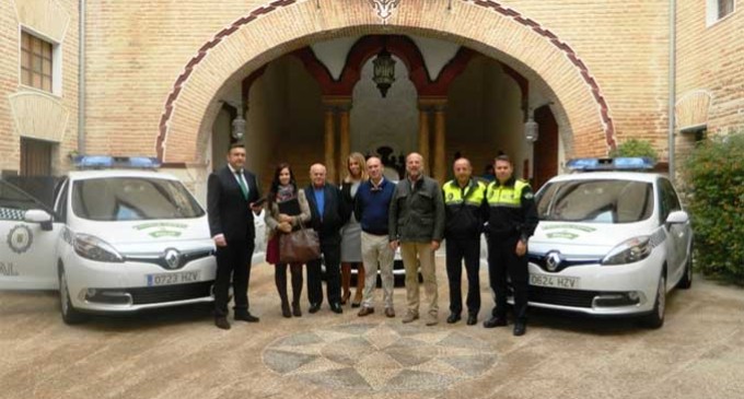 El Alcalde de Écija hace entrega de las llaves de los tres vehículos nuevos de la Policía Local
