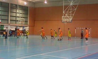 El tercer cuarto condenó al nevaluz Écija Basket frente al P.M.D. Aljaraque.