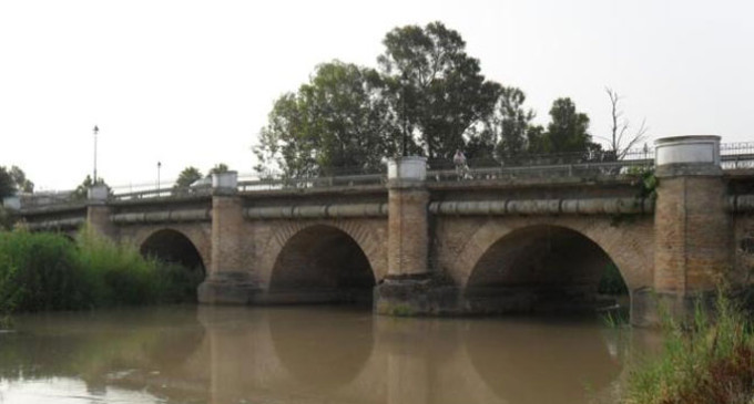 Las actuaciones del Puente Romano de Écija, insertas en el Plan Supera modifican el tráfico durante unas horas