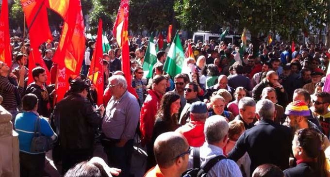 Militantes de IU-Écija participan en Sevilla en la manifestación de las “Marchas de la Dignidad”