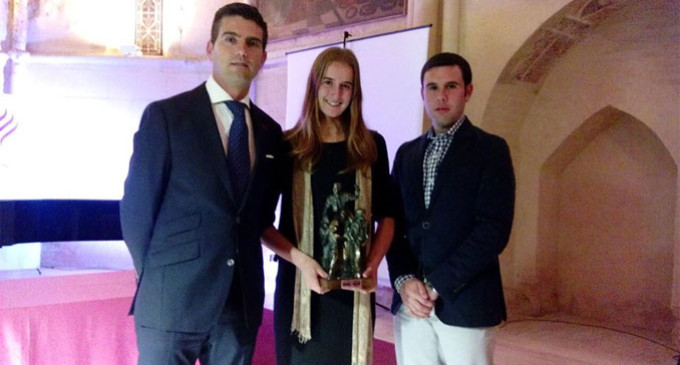 La alumna de la Escuela Taurina de Écija, Rocio Romero, ganadora del “Trofeo Puerta de los Califas 2014, a la progresión de jóvenes valores”