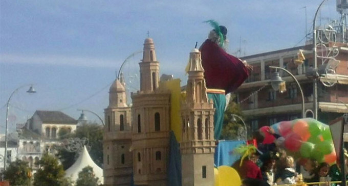 TU NOTICIA: Tientapanza paseó entre las torres de Écija entre multitudes