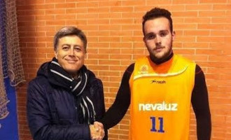 Rafa Aguayo, un alero con futuro para el Nevaluz Écija Basket