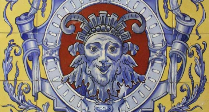 El Cartel de Carnaval de Écija de 2015 es una alegoría al dios Momo que se encuentra en el Casino Artesanos