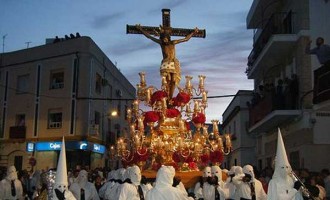 La Hermandad de Confalón de Écija nombra cartelista y presentador del cartel “Jueves Santo 2015″