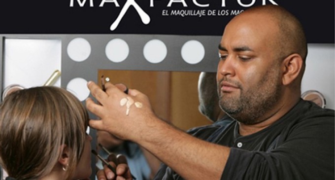 El maquillador Lewis Amarante ofreció una Máster Class de maquillaje en Écija