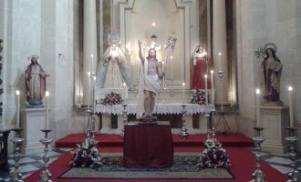 Hoy día de la Ascensión, Besapié a Cristo Resucitado en la Parroquia de Santa Cruz de Écija