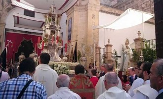 La procesión del Corpus Christi recorrió las calles de Écija entre Imágenes Marianas (fotos)