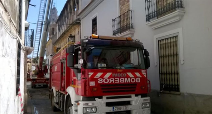 Importante daños materiales en el incendio del Hotel Los Granados de Écija