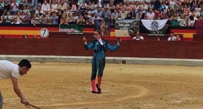 La alumna Rocío Romero de la Escuela Taurina de Écija, triunfa en Jaén.