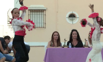 Primer y segundo premios de sevillanas de dos parejas de Écija en un concurso en Utrera (video)