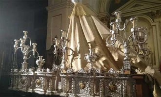 María Santísima de la Alegría en los últimos preparativos para la procesión Magna de Écija