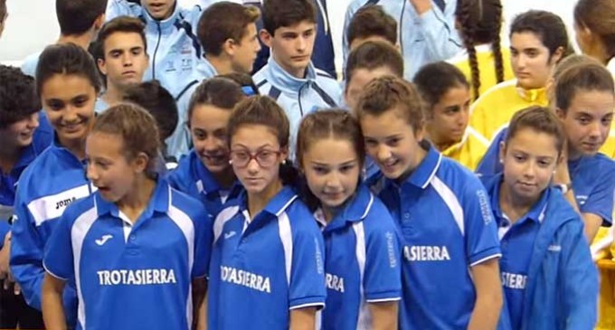 Extraordinario resultado del atletismo femenino de Écija en los campeonatos de Andalucía de pista cubierta (videos)