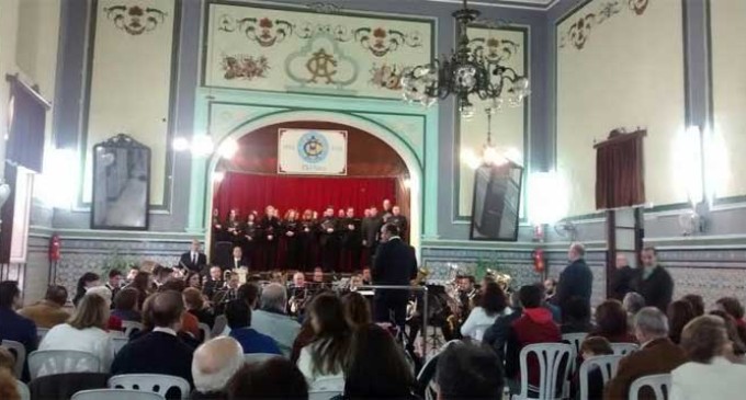 Gran éxito del Concierto de Navidad ofrecido por Unión Musical y grupo vocal Istygia (audio)