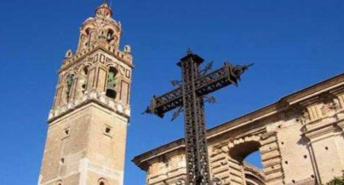 ¿Por quien doblan las campanas, en la torre de la Iglesia Mayor de Santa Cruz? (A Yolanda Marín, por Ramón Freire)