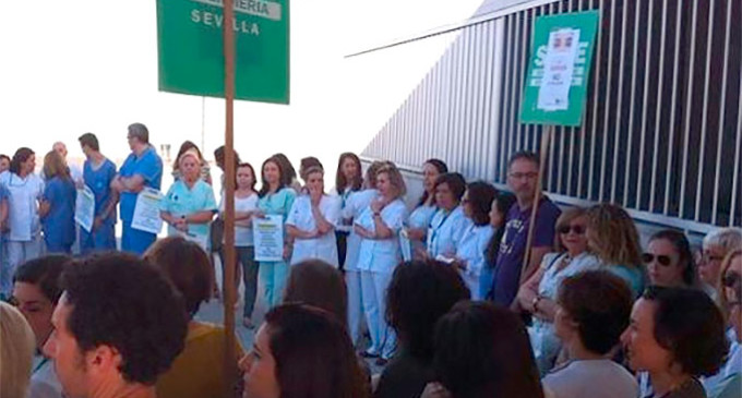 Manifestación por la agresión a la enfermera del Hospital de Écija