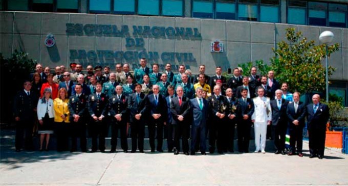 El teniente de la Guardia Civil José Antonio Sotillo de Écija, condecorado con la  la Medalla de bronce al Mérito de Protección Civil